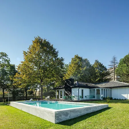 70's Wood House * Maía