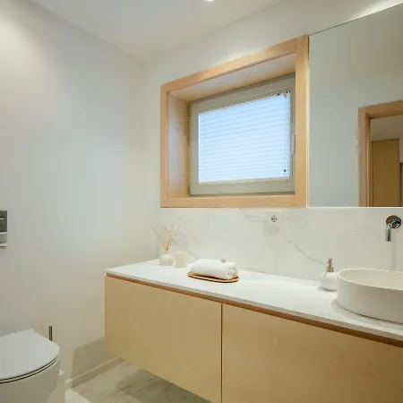 70's Wood House Villa