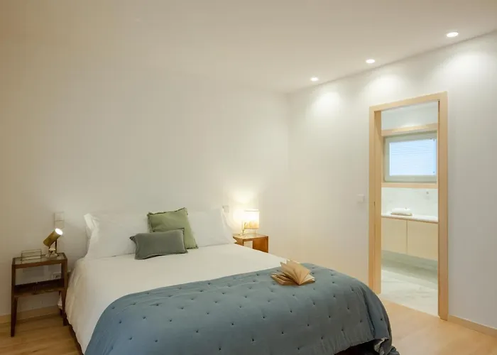 70's Wood House Villa