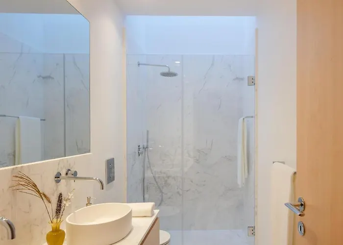 70's Wood House Villa