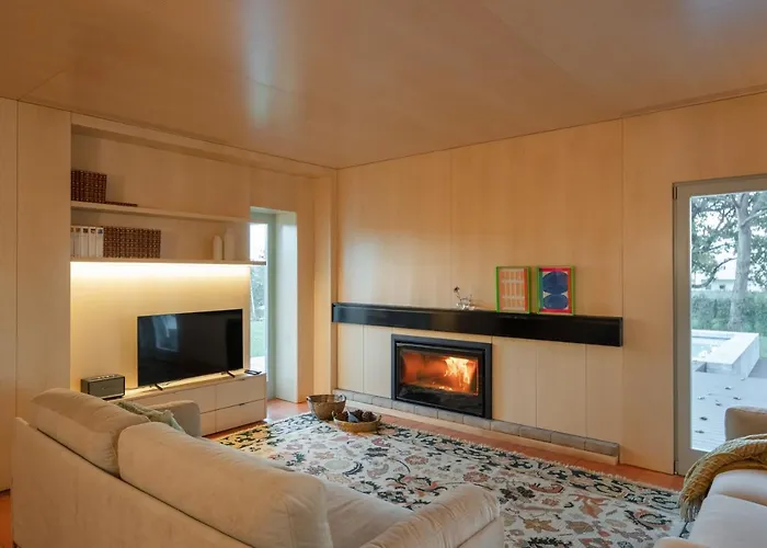 70's Wood House Villa *